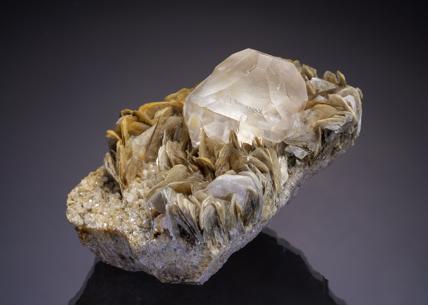 FLUORITE and QUARTZ on MUSCOVITE