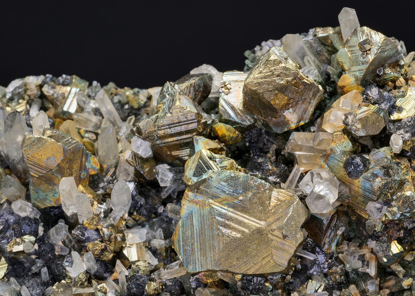 CHALCOPYRITE on QUARTZ with SPHALERITE and PYRITE