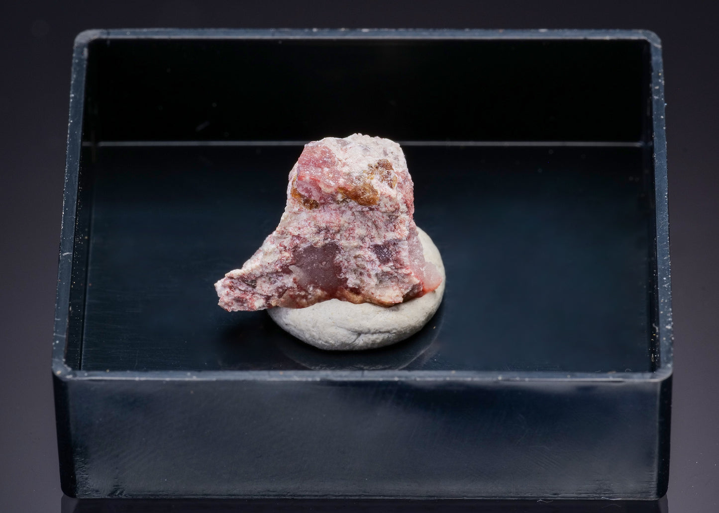 ROEBLINGITE with ANDRADITE and RHODONITE
