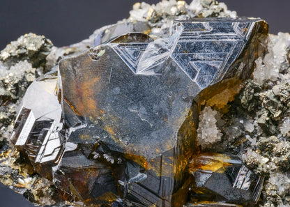 SPHALERITE with CHALCOPYRITE on QUARTZ