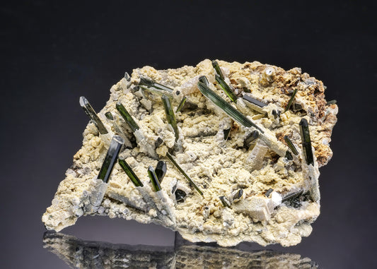 ELBAITE var. Verdelite with MUSCOVITE