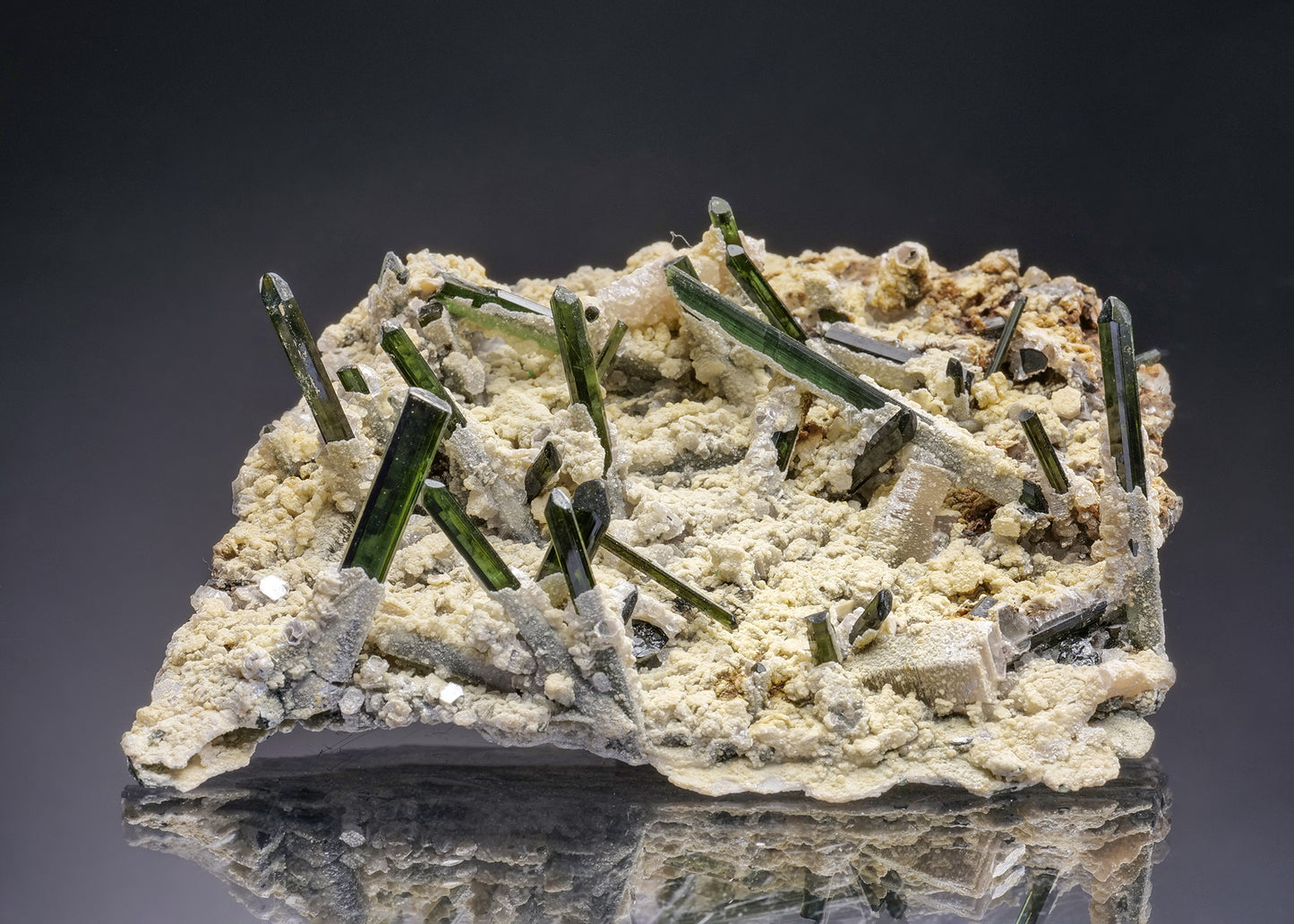 ELBAITE var. Verdelite with MUSCOVITE