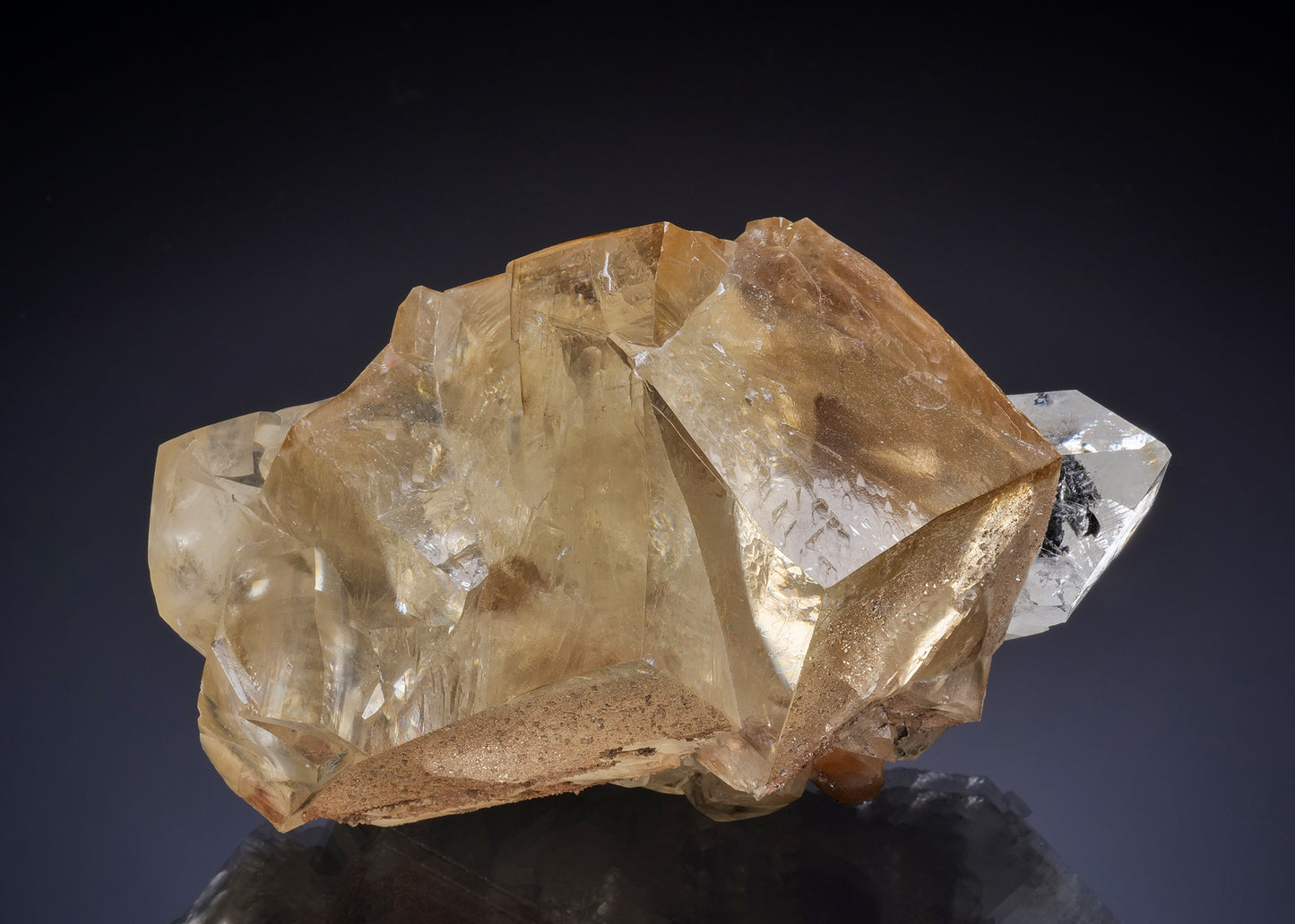 CALCITE with STILBITE-Ca and FLUORAPOPHYLLITE-(K)