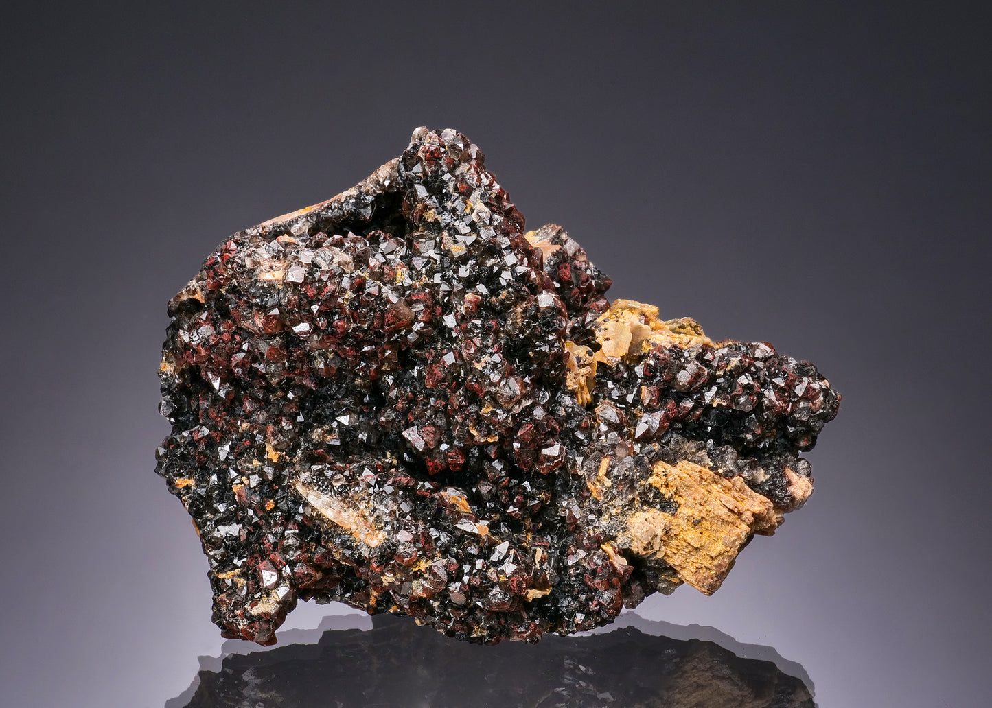 QUARTZ var. Eisenkiesel on BARYTE
