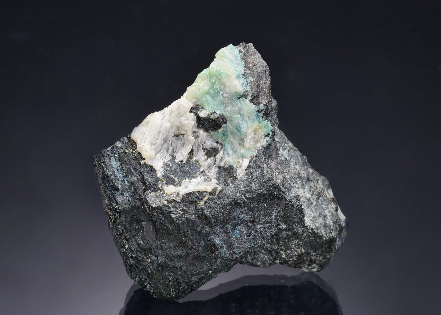 IANBRUCEITE with LEITEITE and RENIERITE