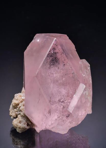 BERYL var. Morganite