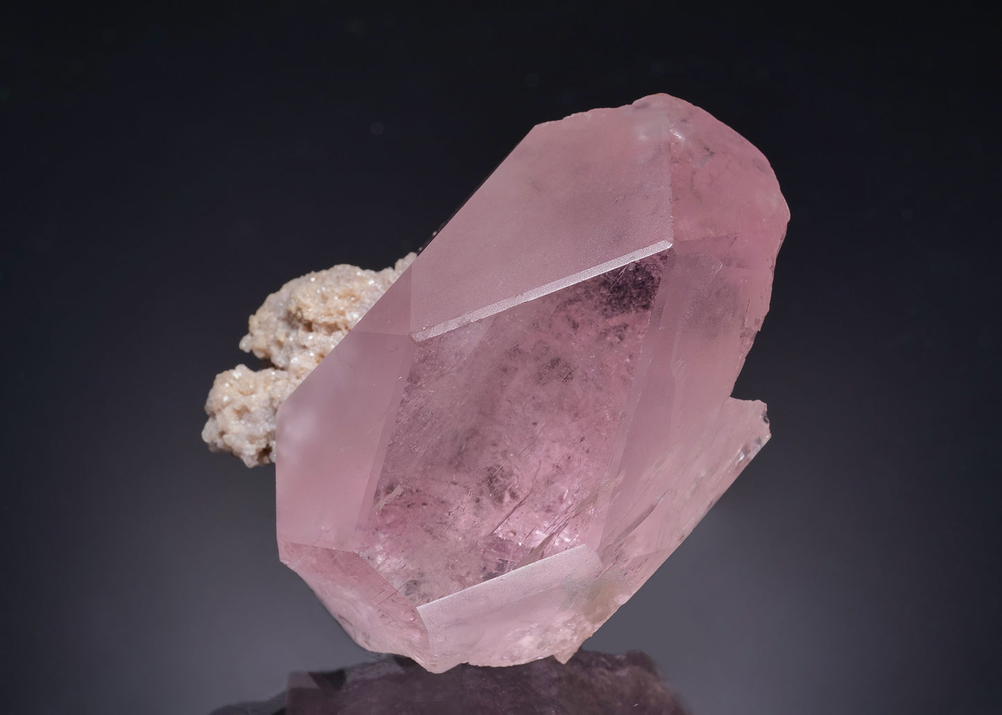 BERYL var. Morganite