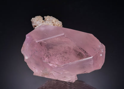 BERYL var. Morganite