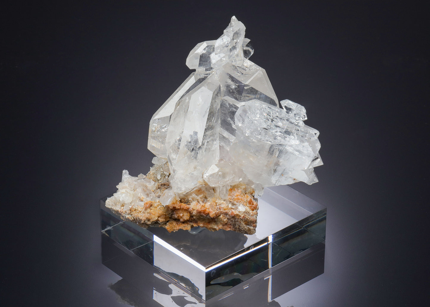 Faden QUARTZ with FLUORAPATITE