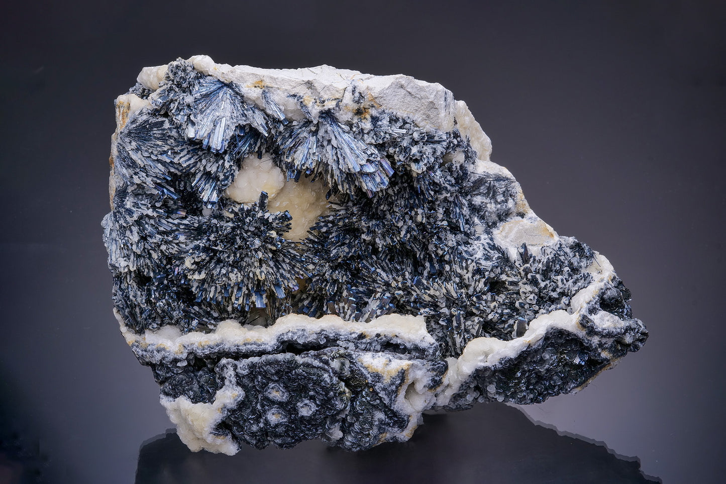 STIBNITE on CALCITE